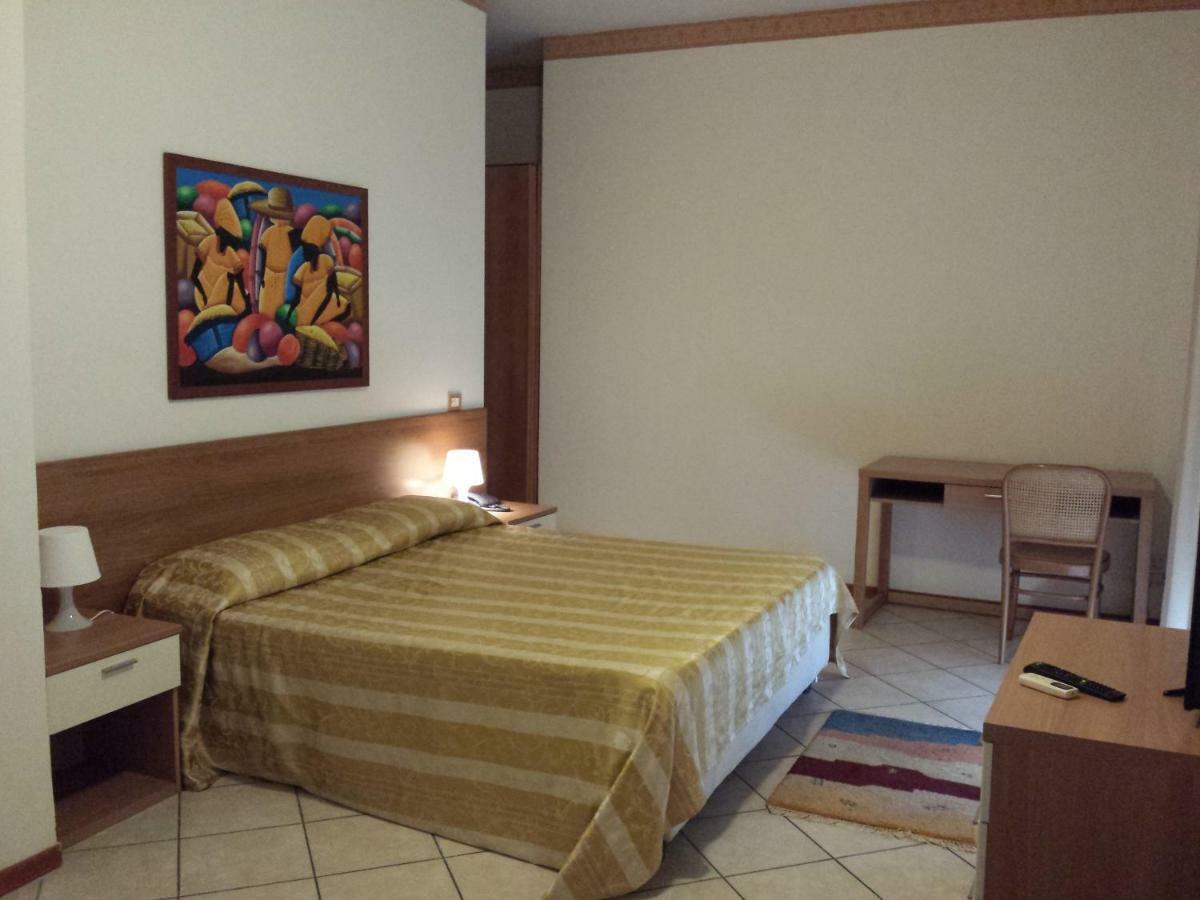 Thaire Resort Кастел Волтурно Екстериор снимка
