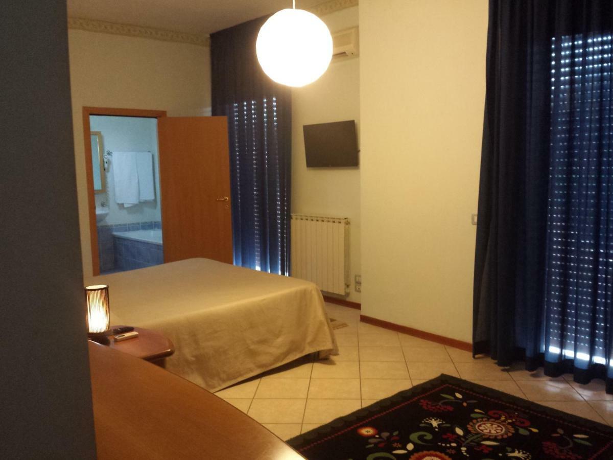 Thaire Resort Кастел Волтурно Екстериор снимка