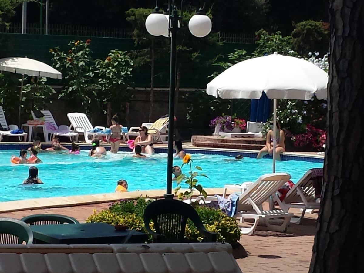 Thaire Resort Кастел Волтурно Екстериор снимка