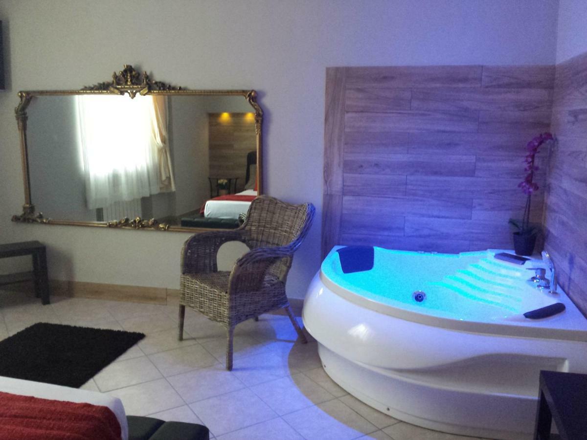 Thaire Resort Кастел Волтурно Екстериор снимка