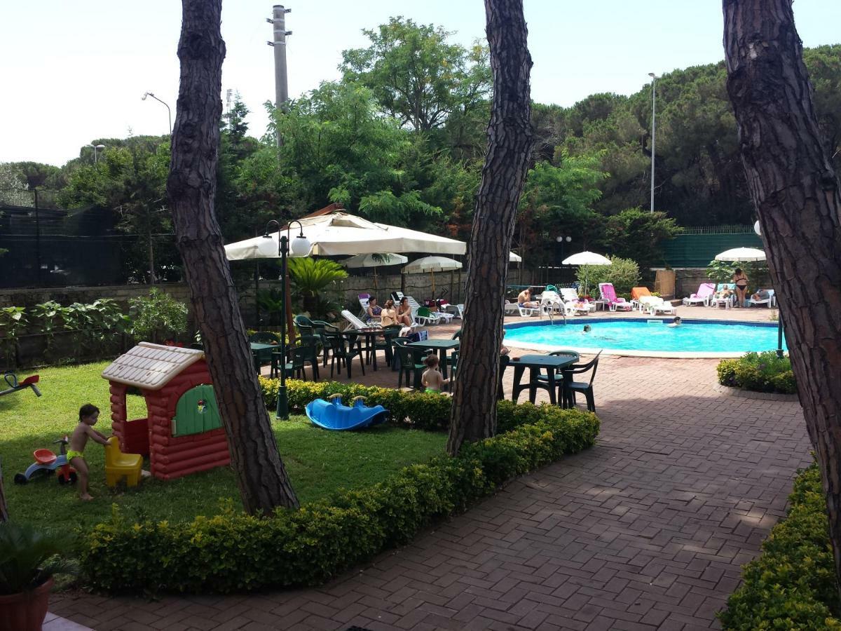Thaire Resort Кастел Волтурно Екстериор снимка